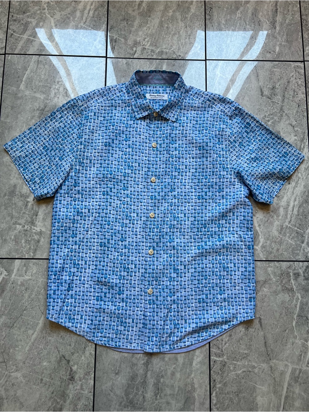 Tommy Bahama The Coconut Point IslandZone Blue Geometric Shirt Mens M Vacation